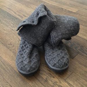 Gray Ugg’s Classic Cardi Boot